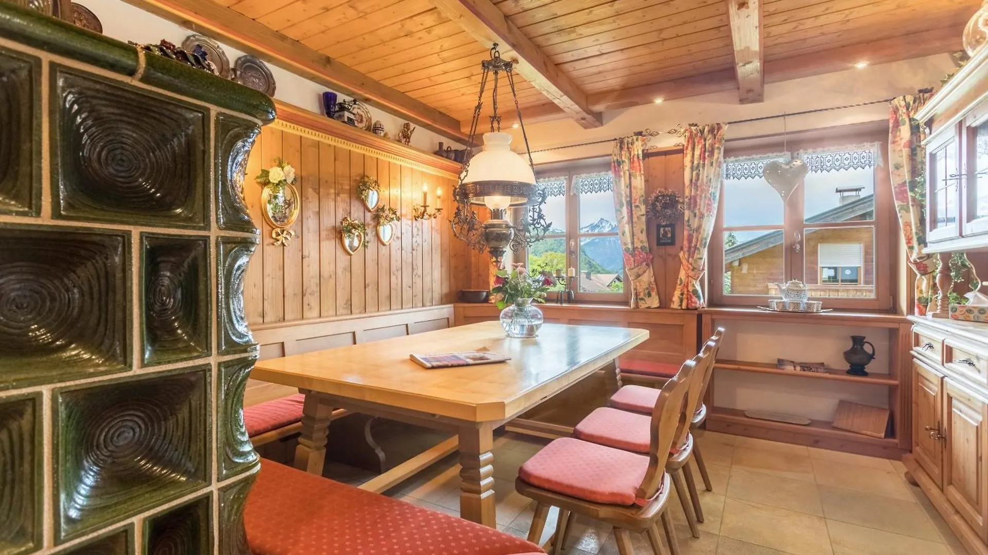 Grosses Ferienhaus Mit Bergblick Unterwoessen Germany